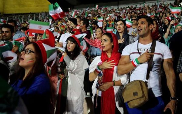 حضور بانوان در استادیوم مساله سیاسی یا غیر سیاسی