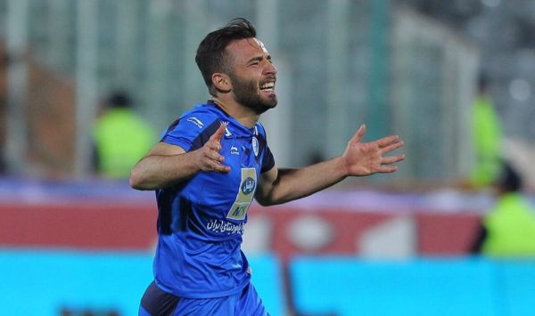 هافبک ملیپوش امید استقلال همچنان بلاتکلیف