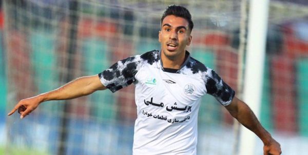  سایپا با شکست پرسپولیس فینالیست شد  درگیری هواداران روی سکوها