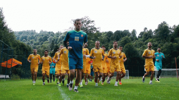  انگشت اتهام به سوی مربی پرسپولیس