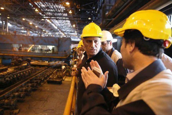  بازدید منصوریان و ستاره‌ها از کارخانه ذوب آهن