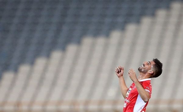 همتی افتخار می کنم شاگرد کالدرون هستم در پرسپولیس کسی به جز قهرمانی به چیزی فکر نمی کند