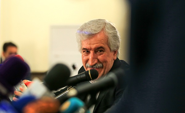  ملکی  از خنده‌ام نه، از اتفاقات آن ‌شب 90 پشیمانم  وزیر ورزش برای حذف نشدن استقلال به مالزی رفت