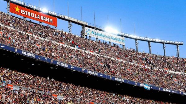 رکورد تاریخی در ورزشگاه نوکمپ حضور صدهزار هوادار روی سکوها