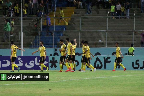 ورزشگاه تختی جم ۲۰ روز دیگر برای لیگ برتر فوتبال آماده میشود