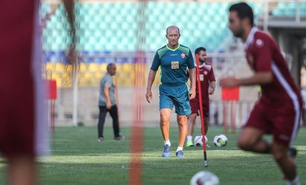  کالدرون عذر دو خرید باشگاه را خواست