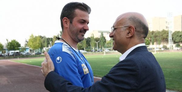 توتومرکاتو استراماچونی تصمیم میگیرد بماند یا برود