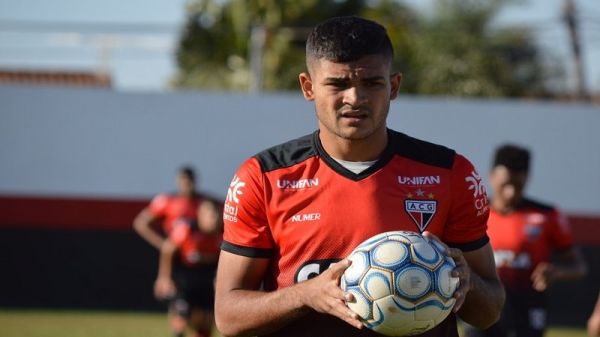  جونیور براندائو بامداد فردا به تهران می‌آید