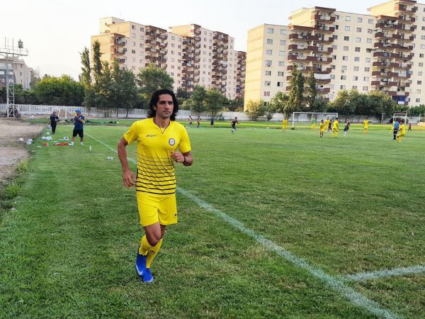  2 پرسپولیسی روبروی پرسپولیس