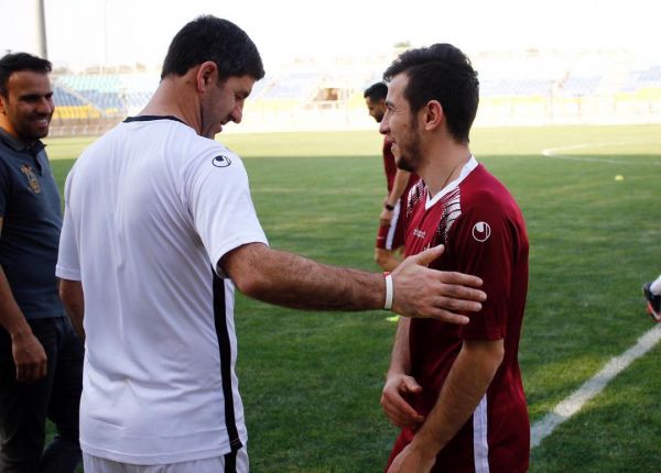  احمدزاده فعلا فيكس نيست