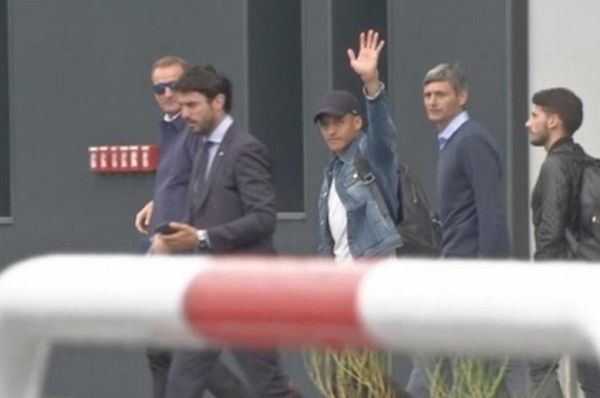  ورود الکسیس به میلان برای حضور درتستهای پزشکی اینتر