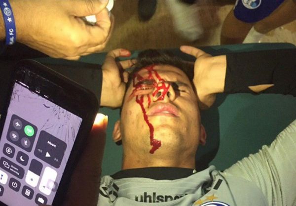 اولین آزمون فدراسیون فوتبال برای معرفی خاطیان دیدار استقلال - فولاد چه کسی سنگ را پرتاب کرد