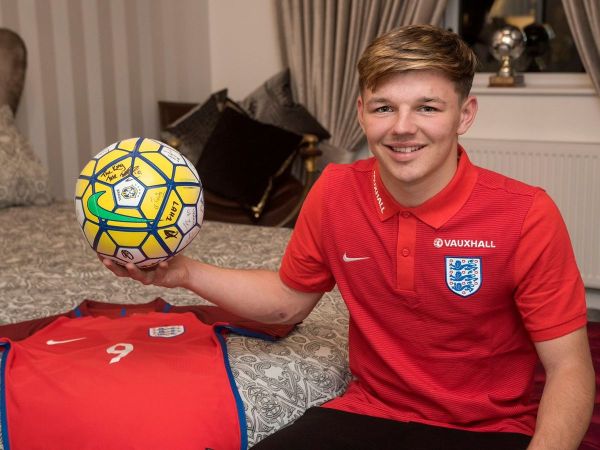  رسمی  پسرخاله استیون جرارد به فیورنتینا پیوست