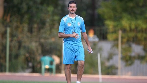  استراماچونی از چه کسی مشورت می گیرد