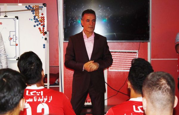  انصاری فرد  پرسپولیس تا یک ماه آینده به آرامش مالی می‌رسد  از اسپانسر یورو می‌گیریم به کالدرون و برانکو می‌دهیم