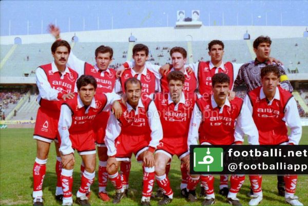  نوستالژى  يكشنبه شانزدهم اسفند ٧٧ هفته نوزدهم ليگ هشتم آزادگان پرسپوليس ٤ صنعت نفت آبادان ١ گلها  پيروانى دوگل، رهبريفرد و امامى فر براى پرسپوليس، خضيراوى براى صنعت نفت