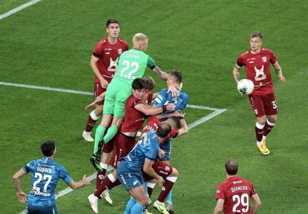 لیگ برتر روسیه پیروزی ۵ گله زنیت در غیاب آزمون