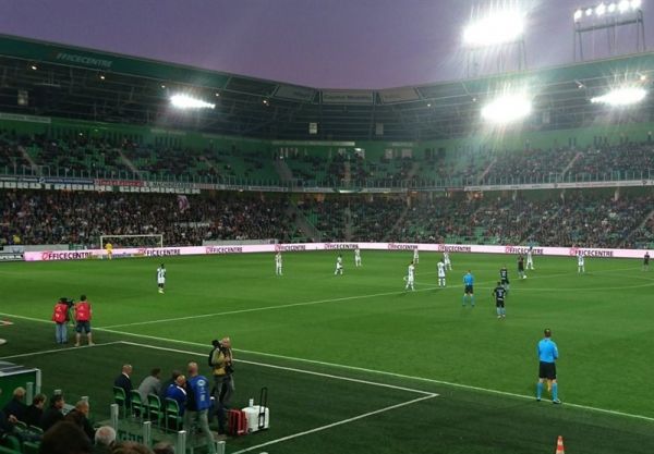 لیگ فوتبال هلند شکست زووله در حضور 35 دقیقهای قوچان نژاد