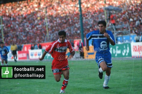  نوستالژی  هادى مهدوى كيا پيستون راست پرسپوليس و عليرضا واحدى نيكبخت پيستون چپ استقلال در نمايى از شهرآورد ٤٧ در دوم مهر٧٨