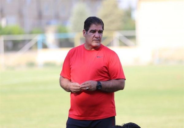 مهاجری فردا مقابل پارس جنوبی روز سختی داریم ما تیم جوان و کم هزینهای هستیم