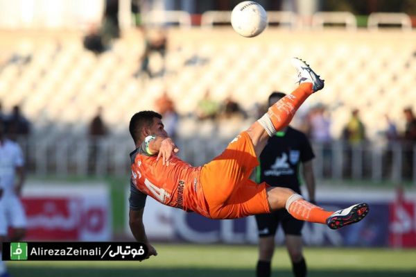 شاهعلیدوست در صحنه گل تراکتور حواسمان پرت بود