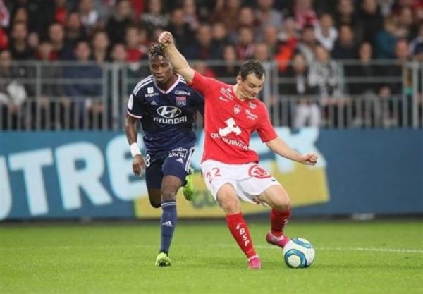  لوشامپیونه  تیم قدوس در خانه شکست خورد  لیون به تساوی رضایت داد