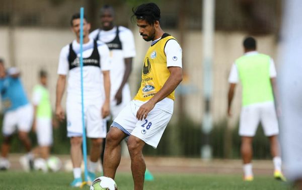 هافبک استقلال مصدوم است یا نیست