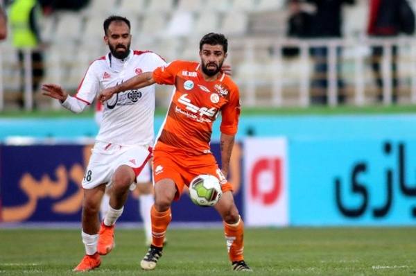  کفشگری  کارت بازی نداریم و وضعیت ما مشخص نیست   برای بازی کردن در نساجی لحظه شماری می‌کنم