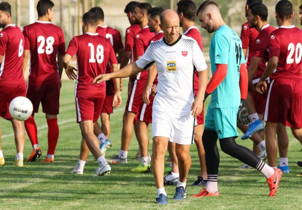 بیژن ذوالفقارنسب باید به کالدرون شوک بدهند کاش پرسپولیس به مشهد نمیرفت