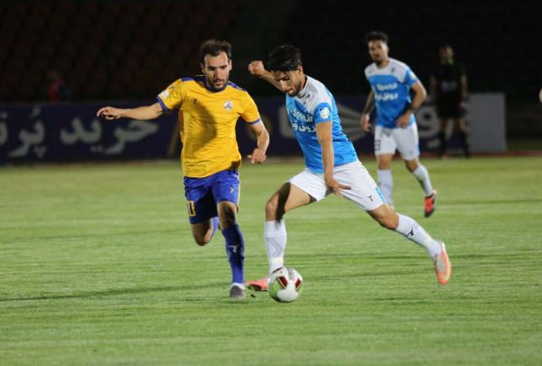 صادقی هواداران ما فقط فوتبال را دارند، کمک کنید