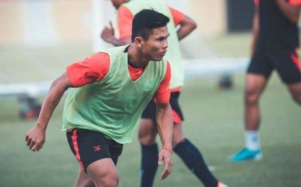 آخرین تمرین کامبوجیها پیش از سفر به تهران با خط خوردن ۳ بازیکن