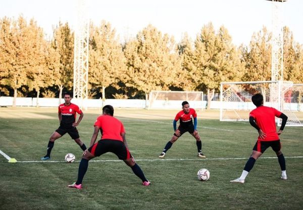  تمرینات سنگین کامبوجی‌ها زیر نظر هوندا برای رویایی با ایران