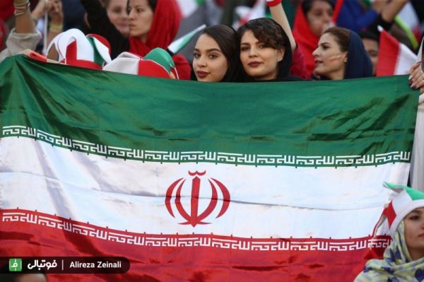  ورود زنان به ورزشگاه آزادی، روی جلد نشریه اسپانیایی