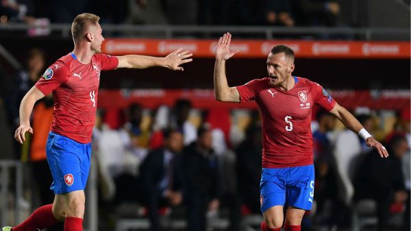 چک 2 – انگلیس یک صعود انگلیس به تعویق افتاد