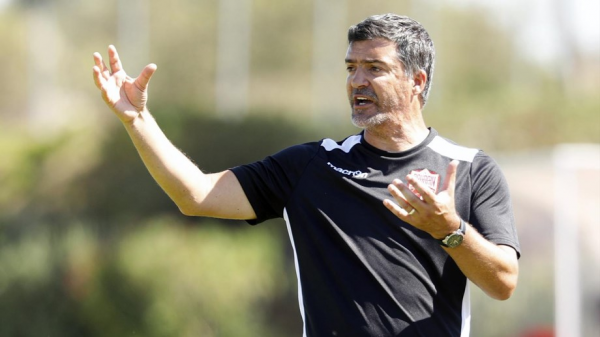  سرمربی بحرین  باید همه توان‌مان را مقابل ایران به کار بگیریم