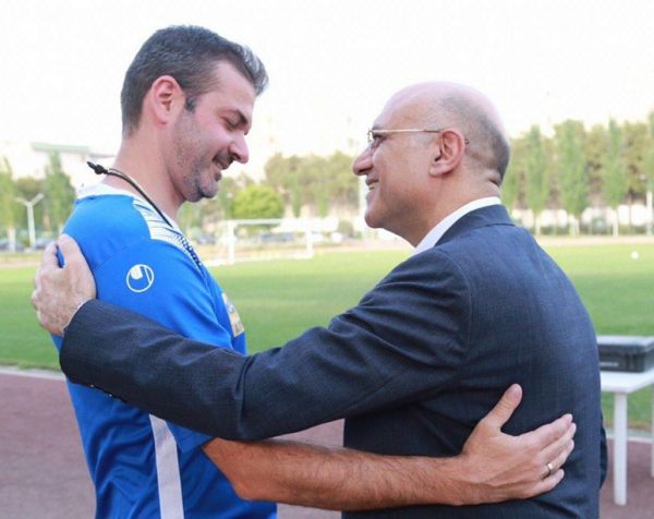 واکنش فتحی به شایعه استعفا؛ با قدرت به کارم در استقلال ادامه میدهم