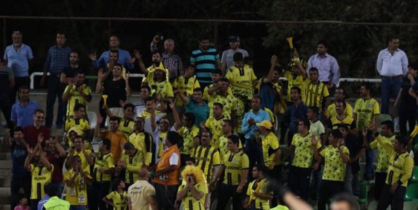 درگیری فیزیکی بازیکنان پارس جنوبی و نفت آبادان و تنش روی سکوها شعار علیه دستیار کمالوند