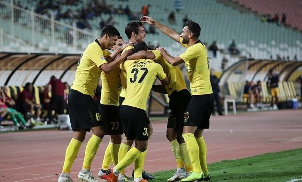  لیگ برتر فوتبال  سپاهان با پیروزی به رختکن رفت