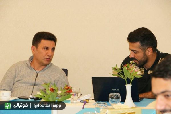  گزارش تصویری  جلسه فنی کادرفنی و بازیکنان سپاهان پیش از دیدار با سایپا