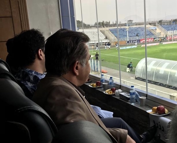  حمید استیلى تماشاگر ویژه بازى سپاهان و سایپا