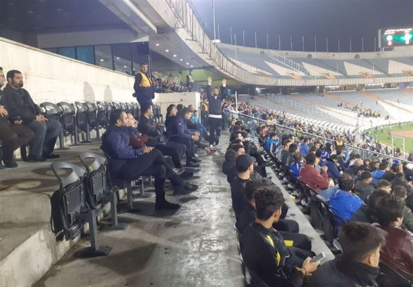  حواشی استقلال - پارس جنوبی  تشویق بوندس‌لیگایی شجاعیان