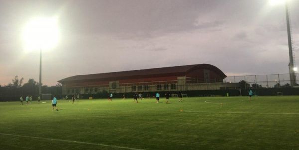 تمرین فولاد زیر بارش باران تکنیک هاشمینسب فولادیها را به وجد آورد