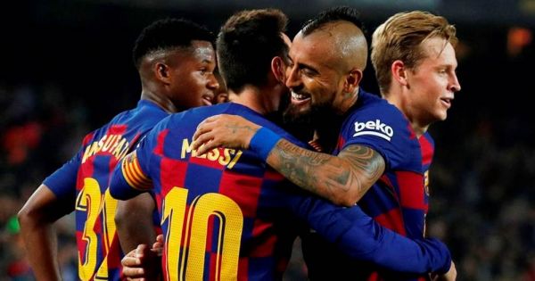 ویدال لیونل مسی از یک سیاره دیگر آمده است