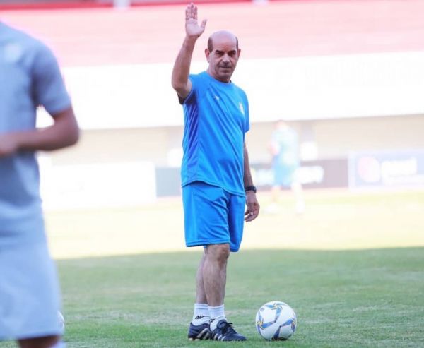 شریفی فوتبال دوستان از ستاره های آینده حمایت کنند