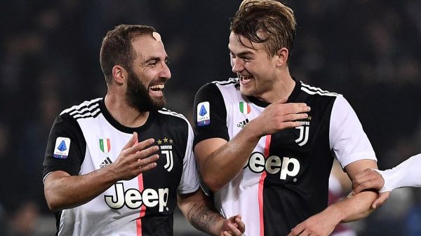 دلیخت دستانم پایین بود و برخورد توپ با من پنالتی نبود