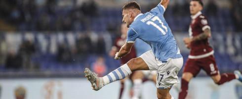  مهاجم لاتزیو، بهترین بازیکن ماه سری آ