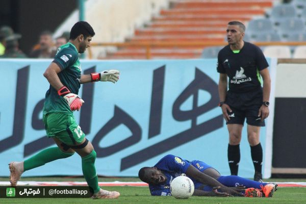 سالاری از مجموعه باشگاه، تیم و هواداران صنعت نفت عذرخواهی میکنم این شکست به خاطر مشکلات مالی نبود