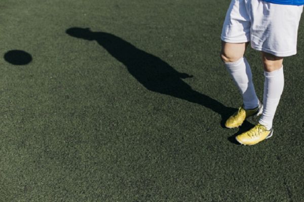  بازداشت یک فوتبالیست حرفه‌ای به اتهام تهدید و اخاذی از مربی خود