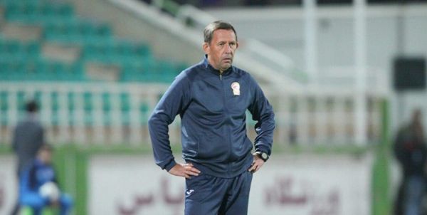  سرمربی تیم جوانان قرقیزستان  سطح فوتبال ایران با ما تفاوت آشکاری دارد