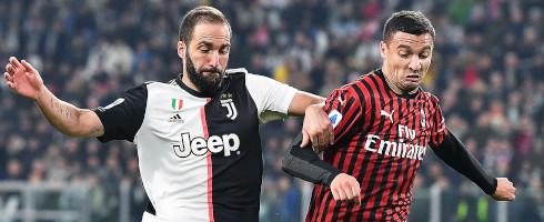 یوونتوس یک - میلان صفر بازگشت به صدر جدول